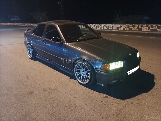 BMW 320 1997, 350,000 km - 2.0 l - Zaqatala
