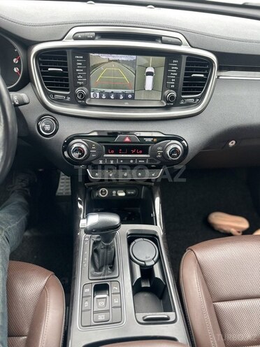 Kia Sorento-16