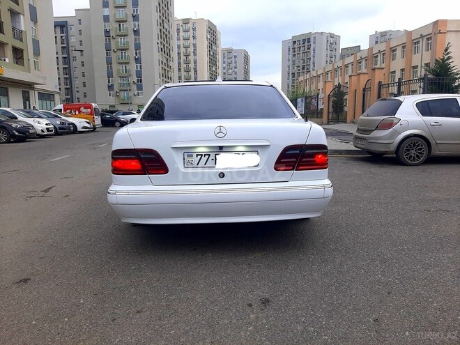Mercedes E 320 2000, 246,000 km - 3.2 l - Bakı