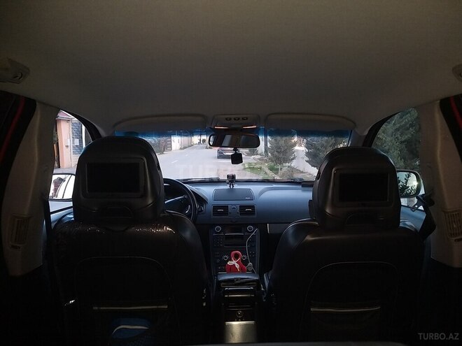 Volvo XC90-11
