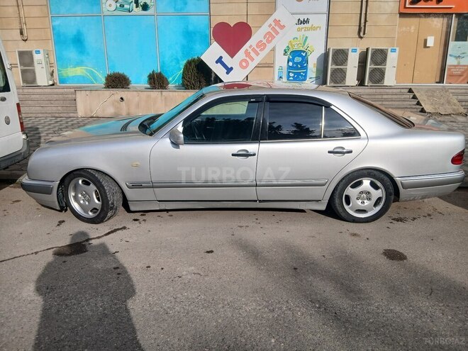 Mercedes E 230 1996, 560,000 km - 2.3 л - Bakı