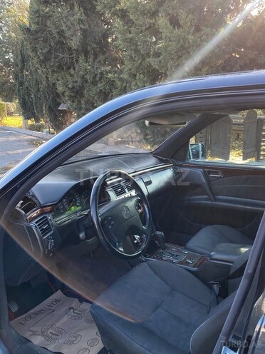 Mercedes E 280 1997, 422,000 km - 2.8 l - Bakı