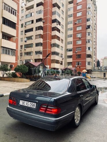 Mercedes E 280 1997, 422,000 km - 2.8 l - Bakı