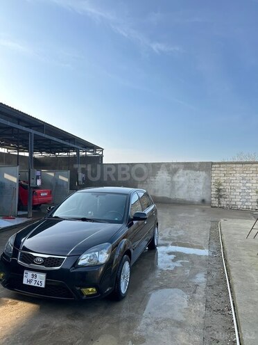 Kia Rio-5