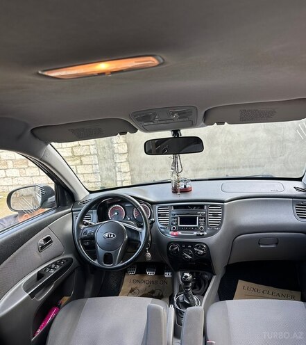 Kia Rio-4