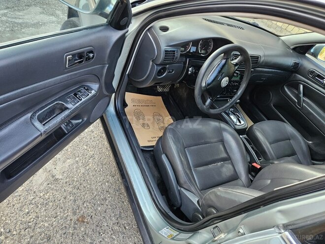 Volkswagen Passat 2004, 218,000 km - 1.8 l - Sumqayıt