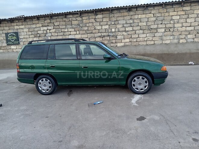 Opel Astra 1996, 300,000 km - 1.6 l - Sumqayıt