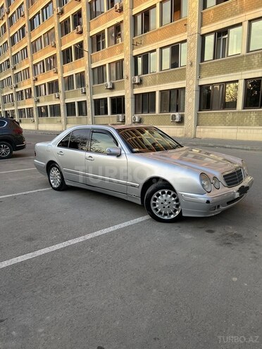 Mercedes E 270 2001, 468,539 km - 2.7 l - Bakı