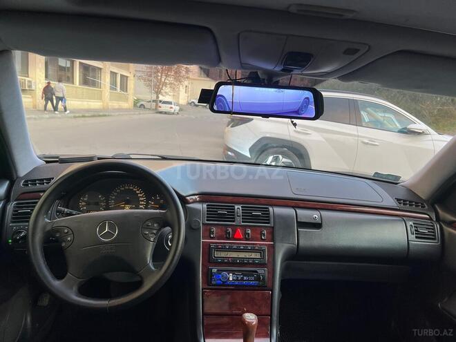 Mercedes E 270 2001, 468,539 km - 2.7 l - Bakı