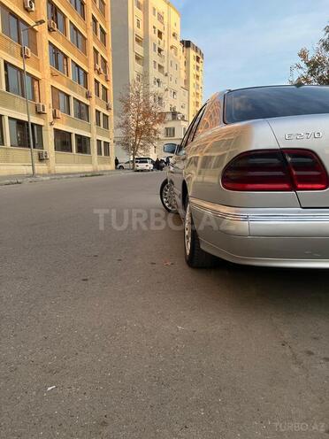 Mercedes E 270 2001, 468,539 km - 2.7 l - Bakı