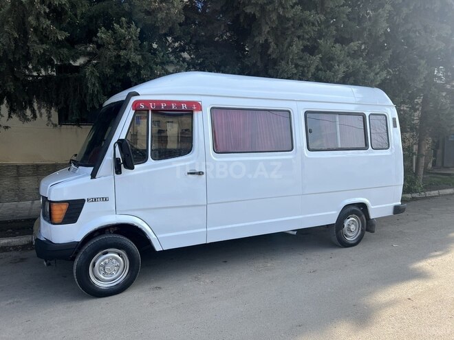 Mercedes 208 D 1992, 540,000 km - 2.3 l - Salyan