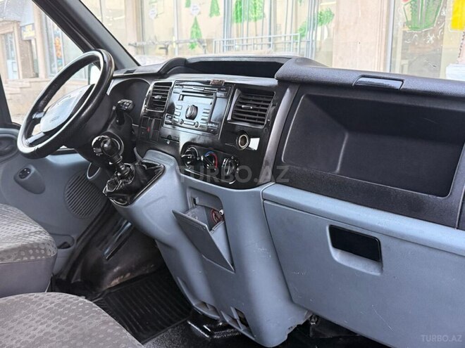 Ford Transit 2012, 260,233 km - 2.4 л - Salyan
