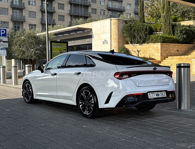 Kia K5-4