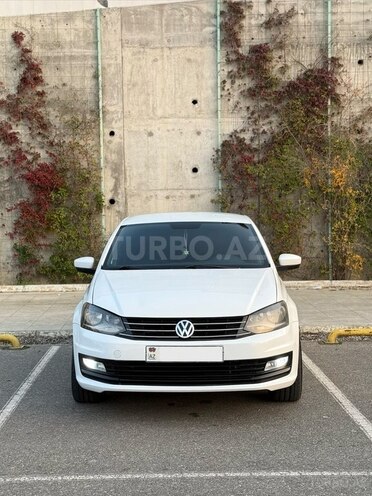 Volkswagen Polo 2018, 200,000 km - 1.6 л - Bakı