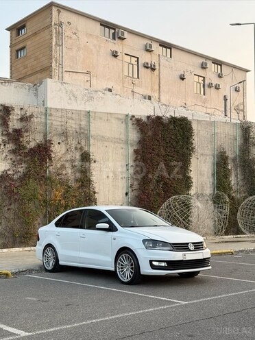 Volkswagen Polo 2018, 200,000 km - 1.6 л - Bakı