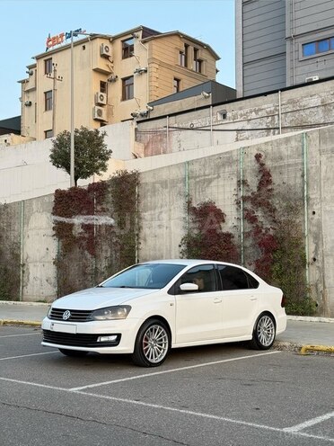 Volkswagen Polo 2018, 200,000 km - 1.6 л - Bakı