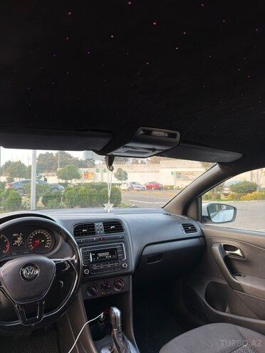 Volkswagen Polo 2018, 200,000 km - 1.6 л - Bakı