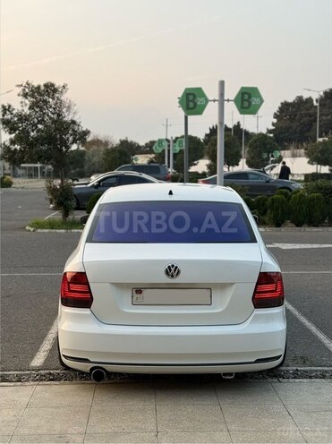 Volkswagen Polo 2018, 200,000 km - 1.6 л - Bakı