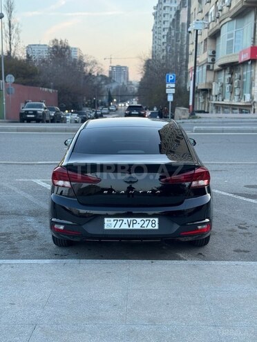 Hyundai Elantra-5
