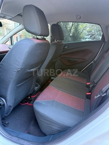 Ford Fiesta-8