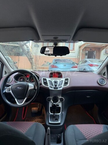 Ford Fiesta-7