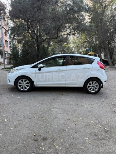 Ford Fiesta-2