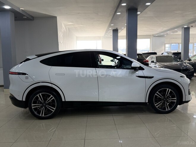 XPeng G6-6
