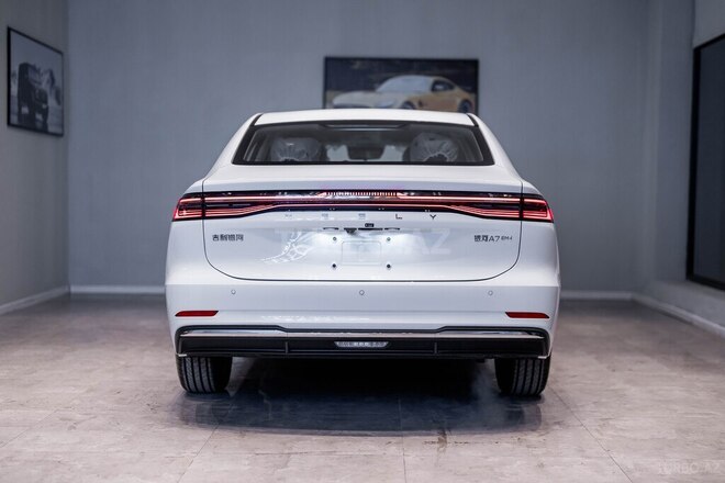 Geely Galaxy A7-9