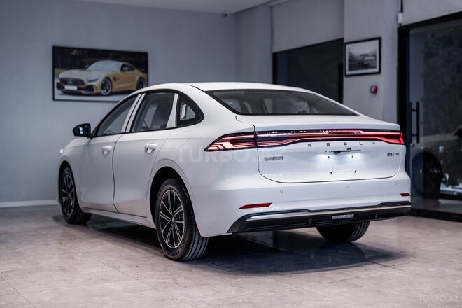 Geely Galaxy A7-8