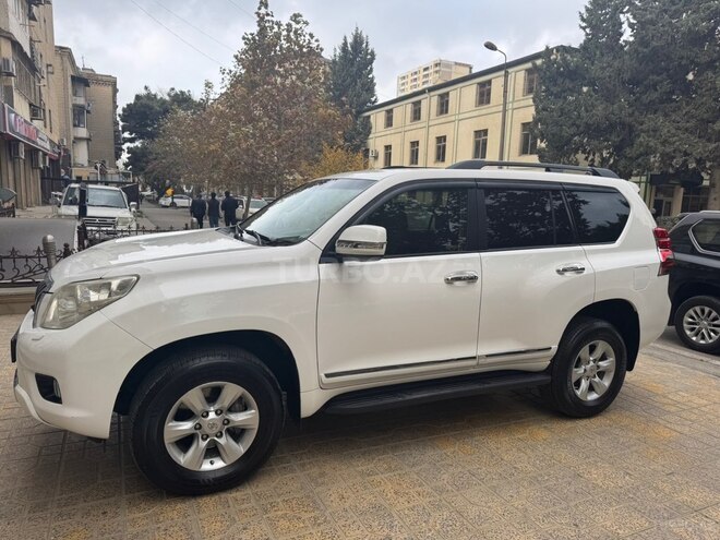 Toyota Land Cruiser Prado 2010, 210,000 km - 2.7 л - Bakı