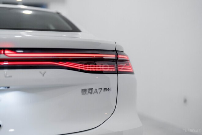 Geely Galaxy A7-9