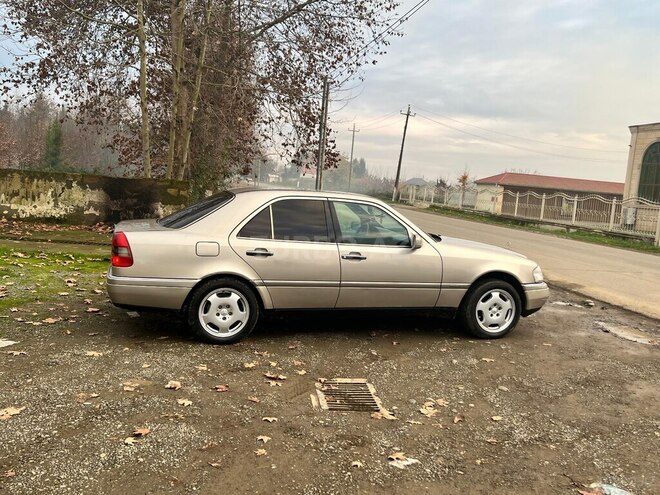Mercedes C 180 1995, 200,000 km - 1.8 л - Lənkəran