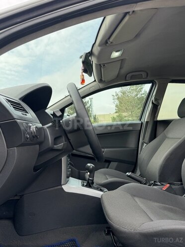 Opel Astra 2009, 275,700 km - 1.4 l - Bakı