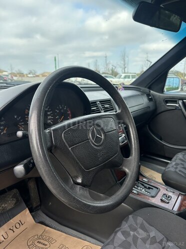 Mercedes C 220 1999, 436,123 km - 2.2 l - Salyan