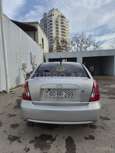 Hyundai Accent-2