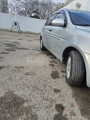 Hyundai Accent-7