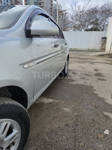 Hyundai Accent-8