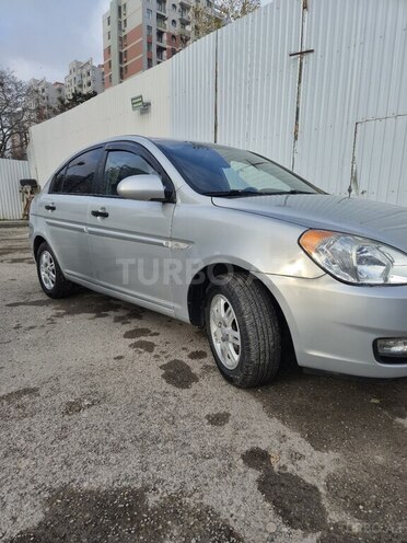 Hyundai Accent-10