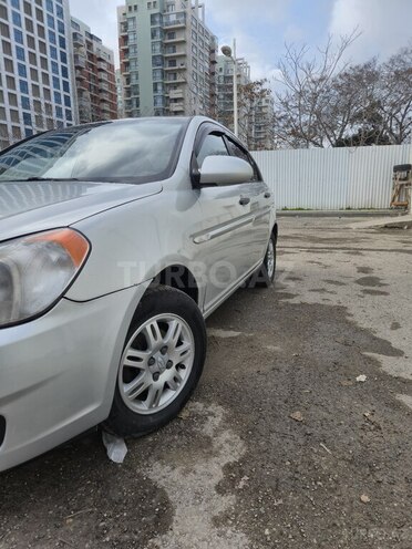Hyundai Accent-14