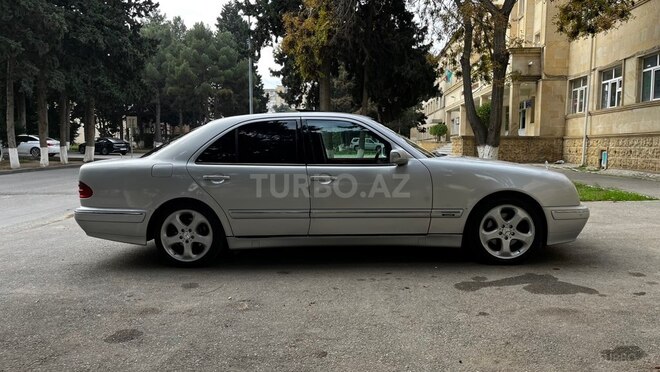 Mercedes E 320 2000, 322,000 km - 3.2 l - Bakı