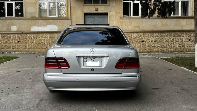 Mercedes E 320 2000, 322,000 km - 3.2 l - Bakı