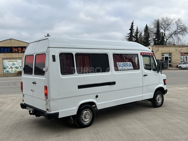Mercedes 208 D 1992, 540,000 km - 2.3 l - Salyan