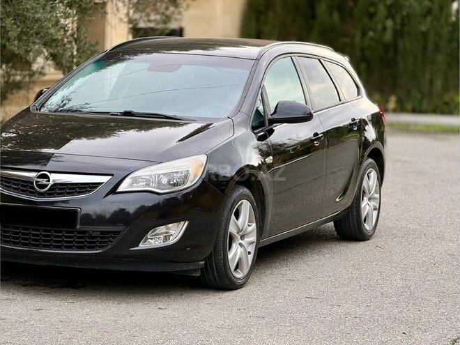 Opel Astra 2011, 312,800 km - 1.4 л - Bakı