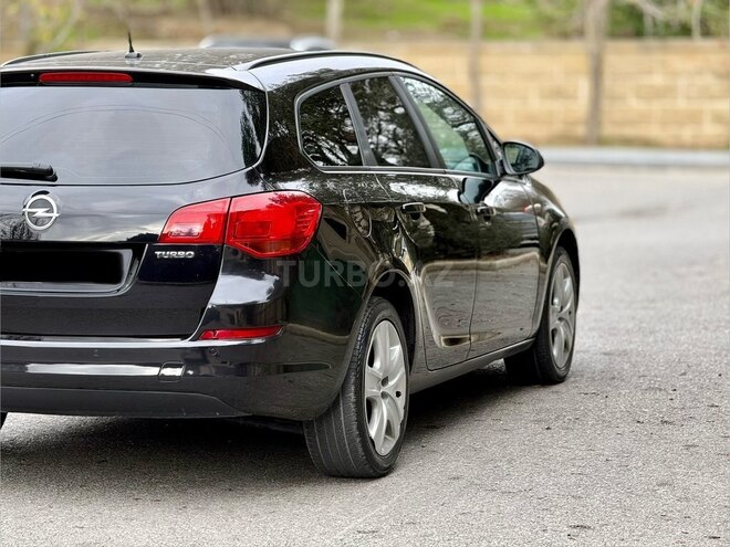 Opel Astra 2011, 312,800 km - 1.4 л - Bakı