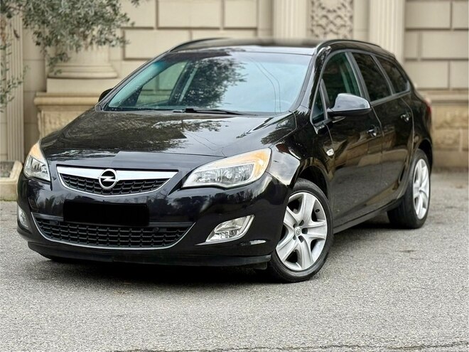 Opel Astra 2011, 312,800 km - 1.4 л - Bakı