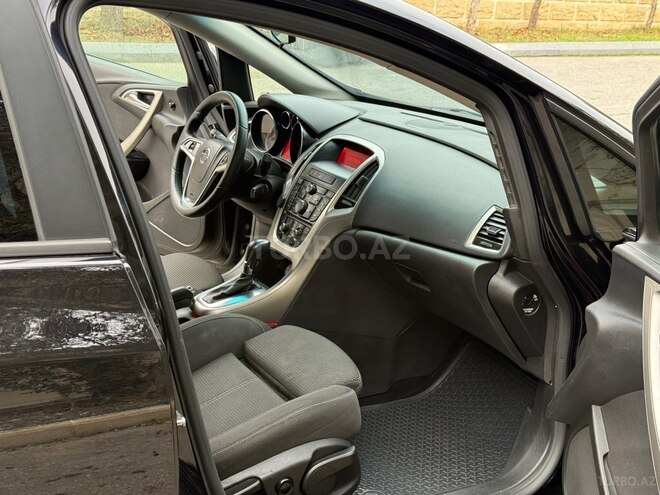 Opel Astra 2011, 312,800 km - 1.4 л - Bakı