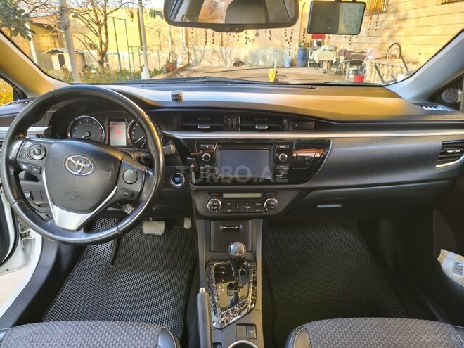 Toyota Corolla-13