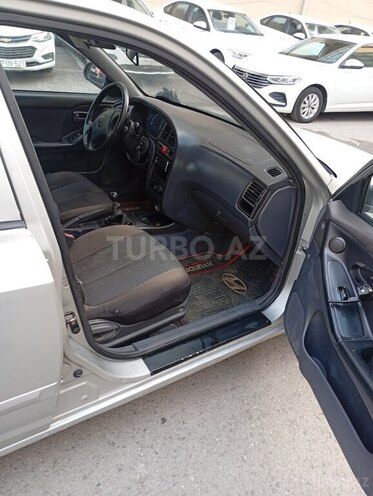 Hyundai Elantra 2001, 210,000 km - 2.0 l - Bakı