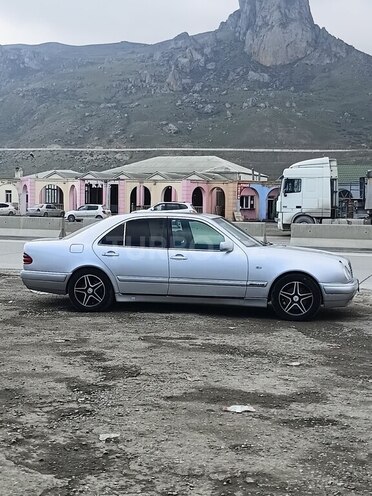 Mercedes E 280 1996, 410,000 km - 2.8 l - Xudat