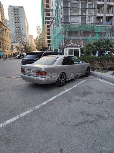 Mercedes E 280 1996, 410,000 km - 2.8 l - Xudat
